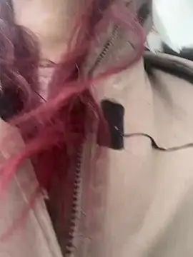 Snapshot of raen001 chatting on February 24, 2026, 9:21 am raen001 online show from February 24, 2026, 9:21 am