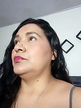 Laurasofia01 online show from October 8, 2025, 4:47 am