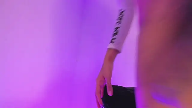 Lucy shen  online show from February 6, 2026, 8:38 pm