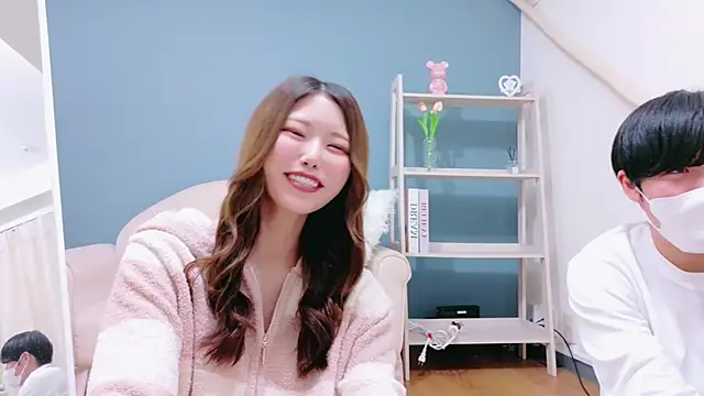 Snapshot of Reto-sama chatting on November 15, 2025, 1:04 pm Reto-sama online show from November 15, 2025, 1:04 pm