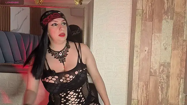 Snapshot of angel__red_ chatting on February 17, 2026, 1:36 am angel red online show from February 17, 2026, 1:36 am