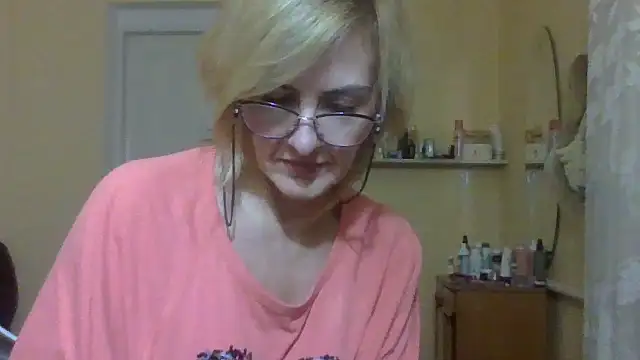 Snapshot of TianaQLove chatting on November 20, 2025, 6:52 pm TianaQLove online show from November 20, 2025, 6:52 pm