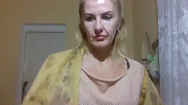 Snapshot of TianaQLove chatting on October 25, 2025, 4:07 pm TianaQLove online show from October 25, 2025, 4:07 pm