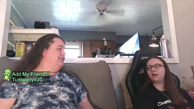 Snapshot of LittleBunny3 chatting on October 19, 2025, 7:49 pm LittleBunny3 online show from October 19, 2025, 7:49 pm