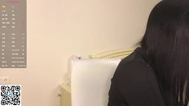 EnricaElis online show from February 8, 2026, 8:17 pm