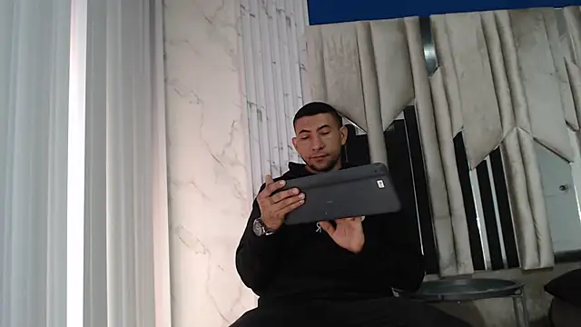 Snapshot of Morganandmegan chatting on December 5, 2025, 12:15 pm Morganandmegan online show from December 5, 2025, 12:15 pm