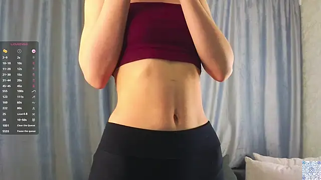 Snapshot of FloraNesli chatting on December 21, 2025, 6:15 am FloraNesli online show from December 21, 2025, 6:15 am