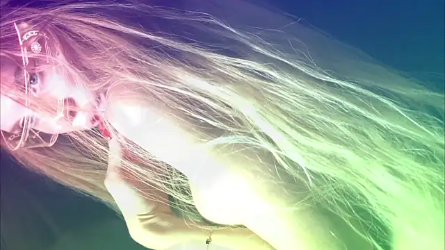 Snapshot of Alvuwkaa chatting on November 18, 2025, 7:33 am Alvuwkaa online show from November 18, 2025, 7:33 am