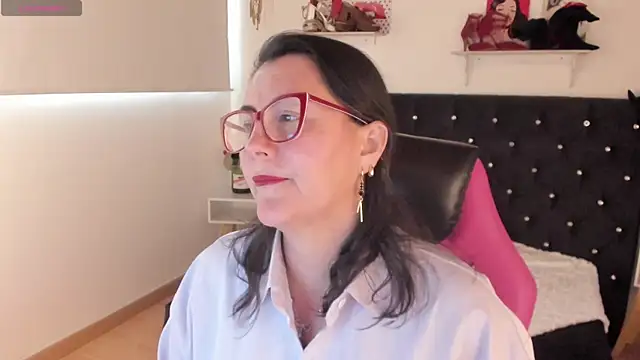 D Martii online show from October 6, 2025, 7:36 pm