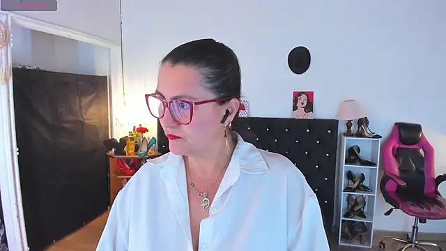 D Martii online show from November 21, 2025, 12:59 pm