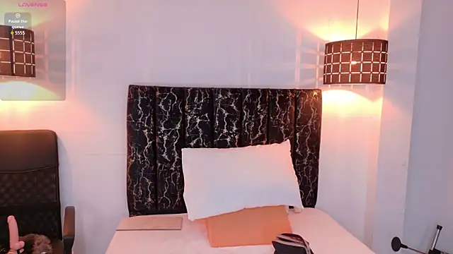 evvaa moon69 online show from March 29, 2026, 12:40 pm