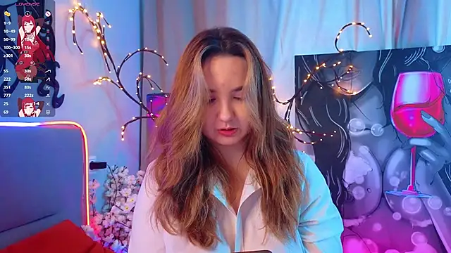 Snapshot of LucilleMcBride chatting on November 28, 2025, 8:03 am LucilleMcBride online show from November 28, 2025, 8:03 am