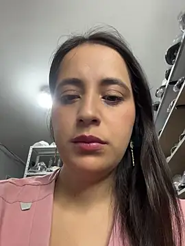 GiaDuque online show from December 15, 2025, 10:54 am