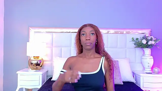 Snapshot of MadeleineHocker chatting on November 15, 2025, 11:58 am MadeleineHocker online show from November 15, 2025, 11:58 am