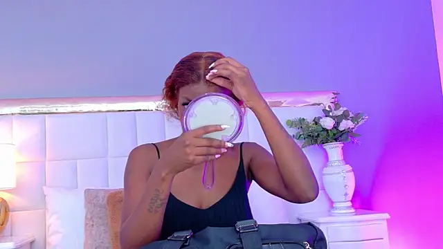 Snapshot of MadeleineHocker chatting on November 3, 2025, 12:53 pm MadeleineHocker online show from November 3, 2025, 12:53 pm