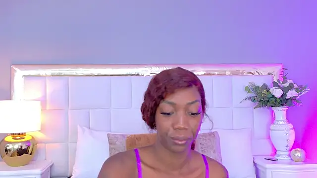 Snapshot of MadeleineHocker chatting on December 4, 2025, 2:27 pm MadeleineHocker online show from December 4, 2025, 2:27 pm