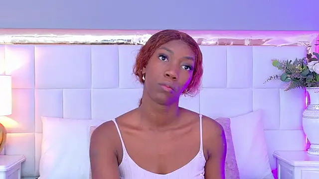 Snapshot of MadeleineHocker chatting on November 6, 2025, 12:53 pm MadeleineHocker online show from November 6, 2025, 12:53 pm