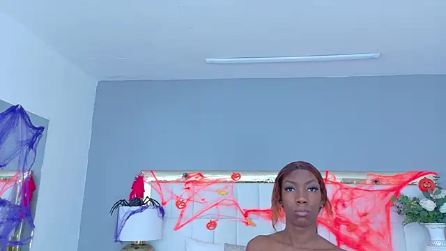 Snapshot of MadeleineHocker chatting on October 25, 2025, 12:39 pm MadeleineHocker online show from October 25, 2025, 12:39 pm