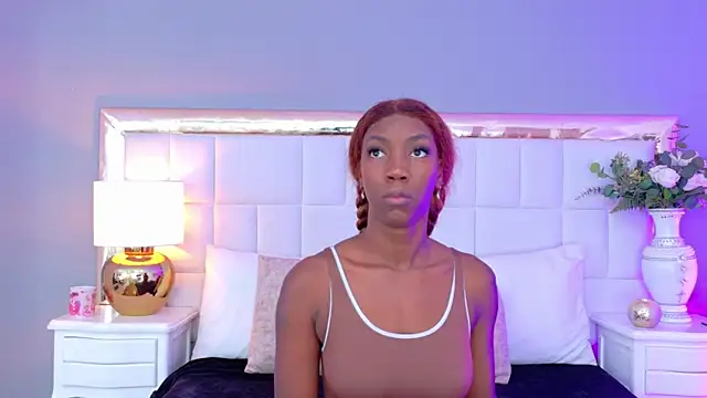 Snapshot of MadeleineHocker chatting on November 5, 2025, 12:52 pm MadeleineHocker online show from November 5, 2025, 12:52 pm