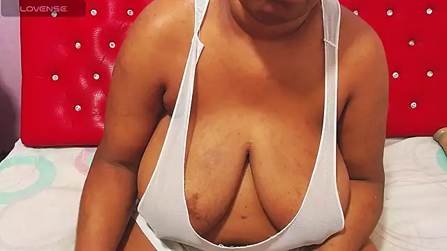 Snapshot of wonderfuldiana chatting on September 12, 2025, 11:26 pm wonderfuldiana online show from September 12, 2025, 11:26 pm