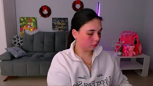 queenofthesense  online show from December 5, 2025, 5:00 pm