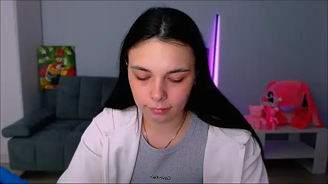 queenofthesense  online show from November 2, 2025, 4:56 pm