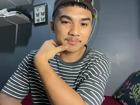 Snapshot of pinoyAdrianneXXX chatting on May 7, 2026, 1:14 pm pinoyAdrianneXXX online show from May 7, 2026, 1:14 pm
