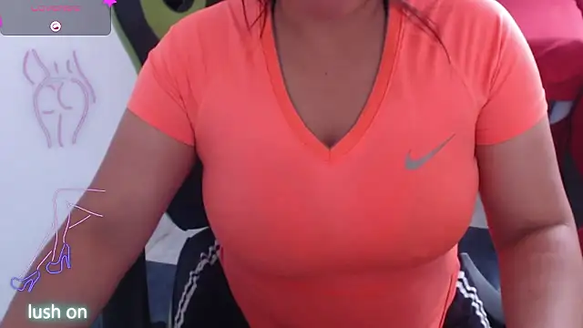 Snapshot of hiilarybrown chatting on January 12, 2026, 6:26 pm hiilarybrown online show from January 12, 2026, 6:26 pm