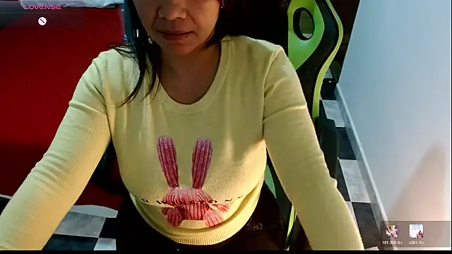 Snapshot of hiilarybrown chatting on July 12, 2026, 4:13 am hiilarybrown online show from July 12, 2026, 4:13 am