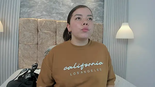 leilapons online show from September 14, 2025, 5:24 pm