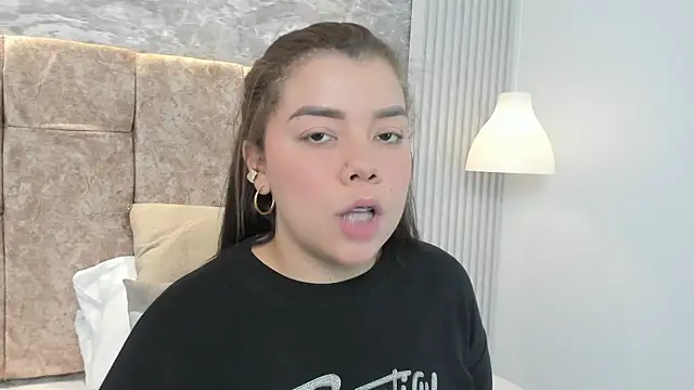 leilapons online show from October 9, 2025, 4:51 pm