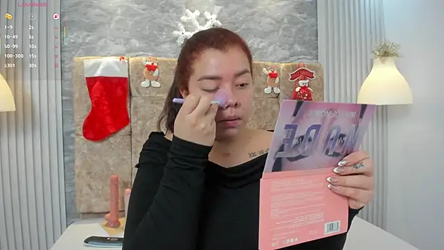 Snapshot of leilapons chatting on December 21, 2025, 3:57 pm leilapons online show from December 21, 2025, 3:57 pm