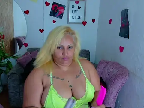 Snapshot of laleska_montenegro chatting on February 12, 2026, 7:08 am laleska montenegro online show from February 12, 2026, 7:08 am