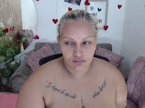 Snapshot of laleska_montenegro chatting on December 18, 2025, 4:17 am laleska montenegro online show from December 18, 2025, 4:17 am