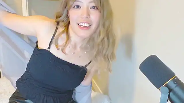 Snapshot of Nana_with chatting on November 20, 2025, 2:23 am Nana with online show from November 20, 2025, 2:23 am