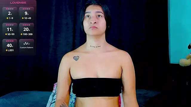 Snapshot of EVAH_LEE_ chatting on November 11, 2025, 3:34 am EVAH LEE online show from November 11, 2025, 3:34 am