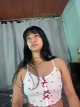 EVAH LEE  online show from February 5, 2026, 3:35 am