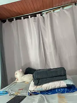 EVAH LEE  online show from February 17, 2026, 10:45 am