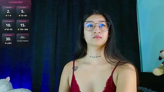 Snapshot of EVAH_LEE_ chatting on November 6, 2025, 3:32 am EVAH LEE online show from November 6, 2025, 3:32 am