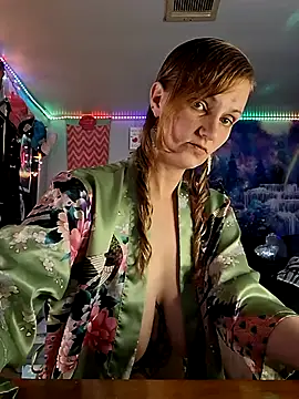 PeachyAriel online show from April 1, 2026, 3:19 am