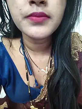 BEAUTY QUE online show from October 27, 2025, 9:05 pm