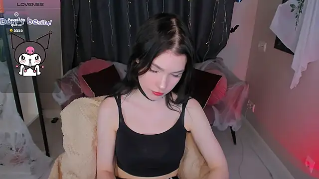 Snapshot of Sophie_SkyAngel chatting on October 23, 2025, 2:05 pm Sophie SkyAngel online show from October 23, 2025, 2:05 pm