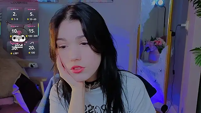 Snapshot of Sophie_SkyAngel chatting on October 28, 2025, 1:43 pm Sophie SkyAngel online show from October 28, 2025, 1:43 pm