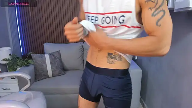 Leo santoro online show from November 8, 2025, 3:26 pm