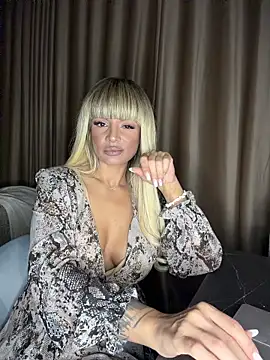 BOO D online show from October 31, 2025, 11:22 pm