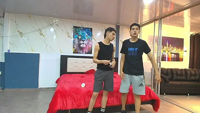 Bisexlifehot   online show from April 11, 2026, 11:30 pm