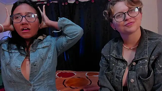 Snapshot of CrazyCakes_ chatting on October 2, 2025, 2:04 am CrazyCakes online show from October 2, 2025, 2:04 am