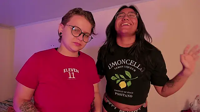 Snapshot of CrazyCakes_ chatting on November 6, 2025, 3:21 am CrazyCakes online show from November 6, 2025, 3:21 am