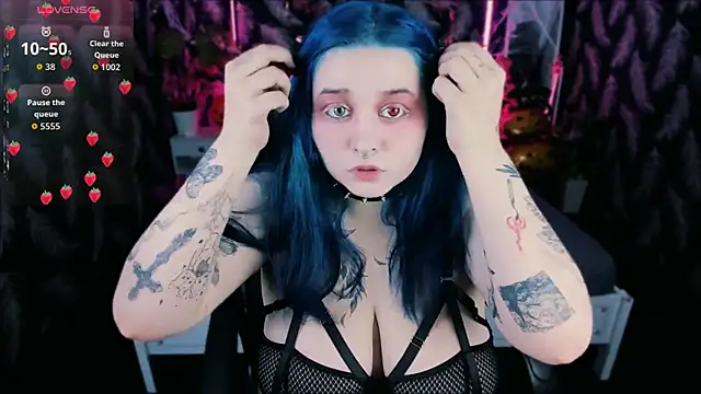 Snapshot of Mira_Fyre chatting on October 25, 2025, 7:58 pm Mira Fyre online show from October 25, 2025, 7:58 pm