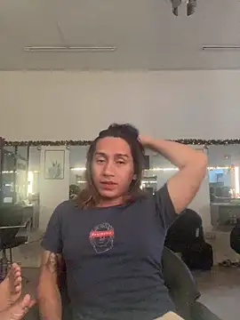 Snapshot of pretty_TRANSjona chatting on November 5, 2025, 9:34 am pretty TRANSjona online show from November 5, 2025, 9:34 am